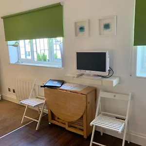  Apartment Between Piers, The Stylish Flat In Cannon Place United Kingdom